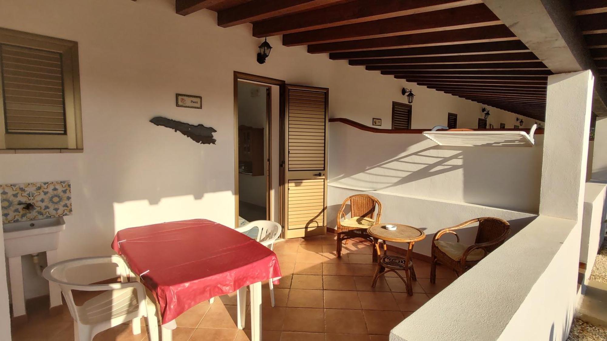 Lo Zodiaco Aparthotel Lampedusa Exterior photo